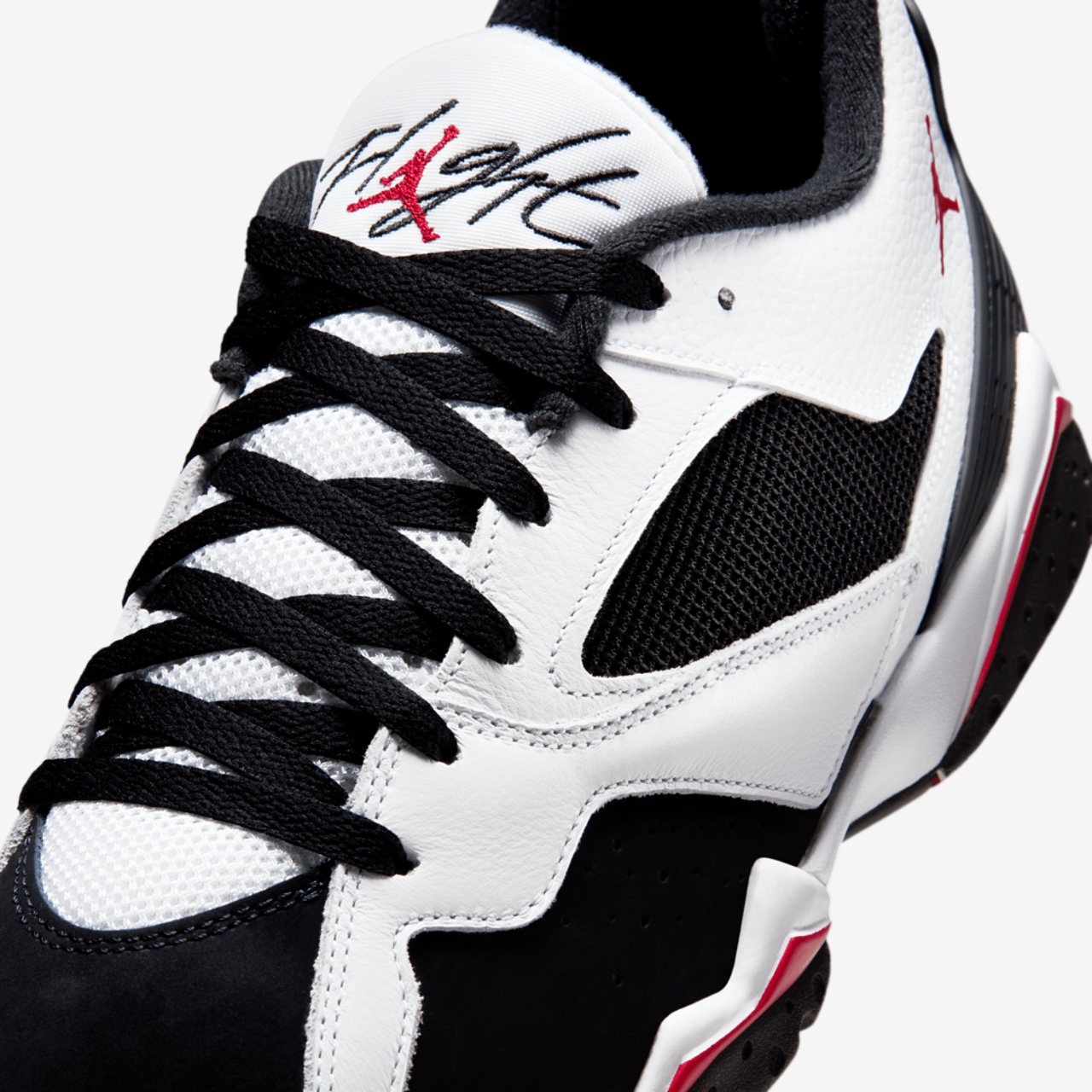 Jordan MVP 92 Image 7 of 8. Tap to open photo gallery.