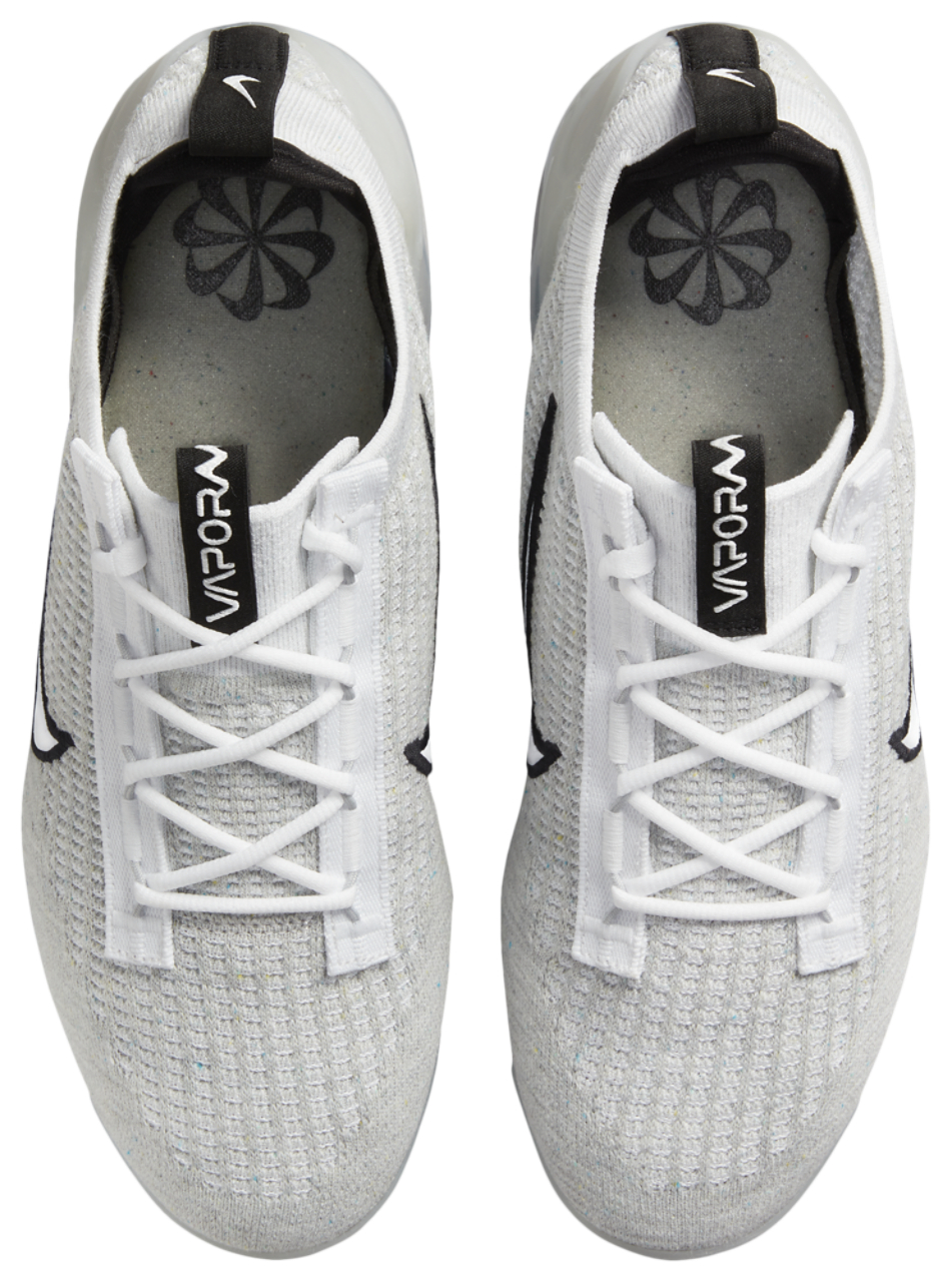 Nike Air VaporMax 2021 Flyknit Image 4 of 5. Tap to open photo gallery.