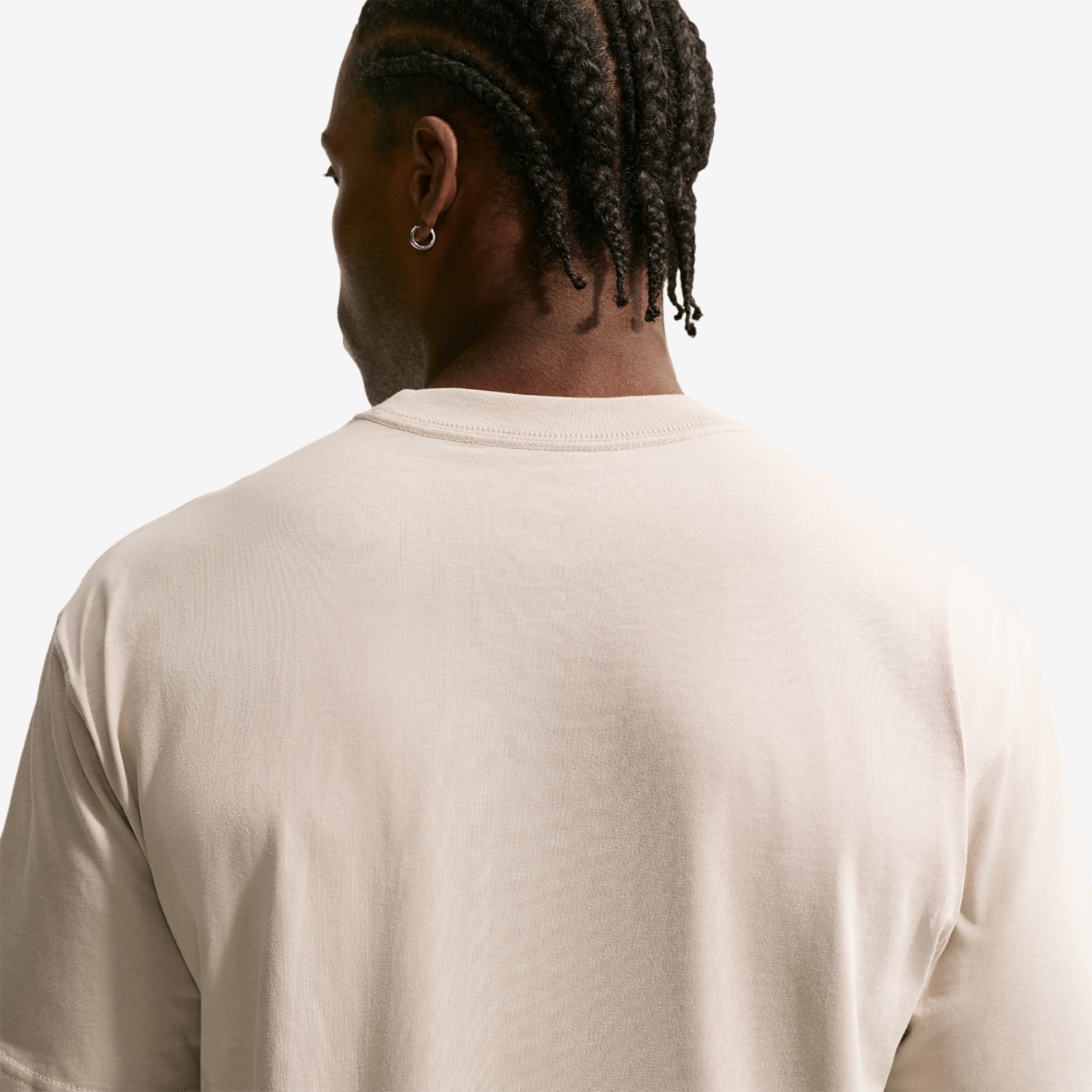 Nike T-Shirt Long Sleeve OC (RETRO BBALL) Image 4 of 9. Tap to open photo gallery.