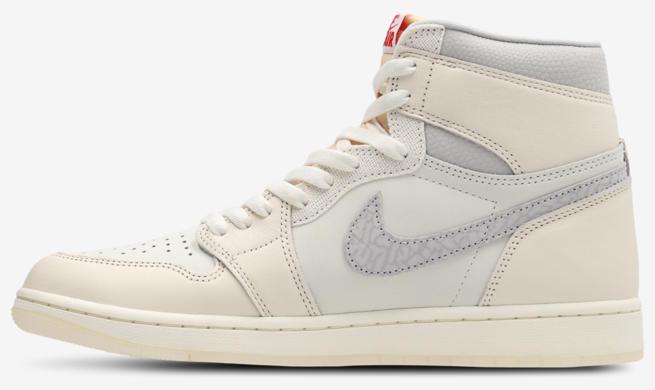 Jordan AJ 1 Retro High OG V3 Image 2 of 8. Tap to open photo gallery.