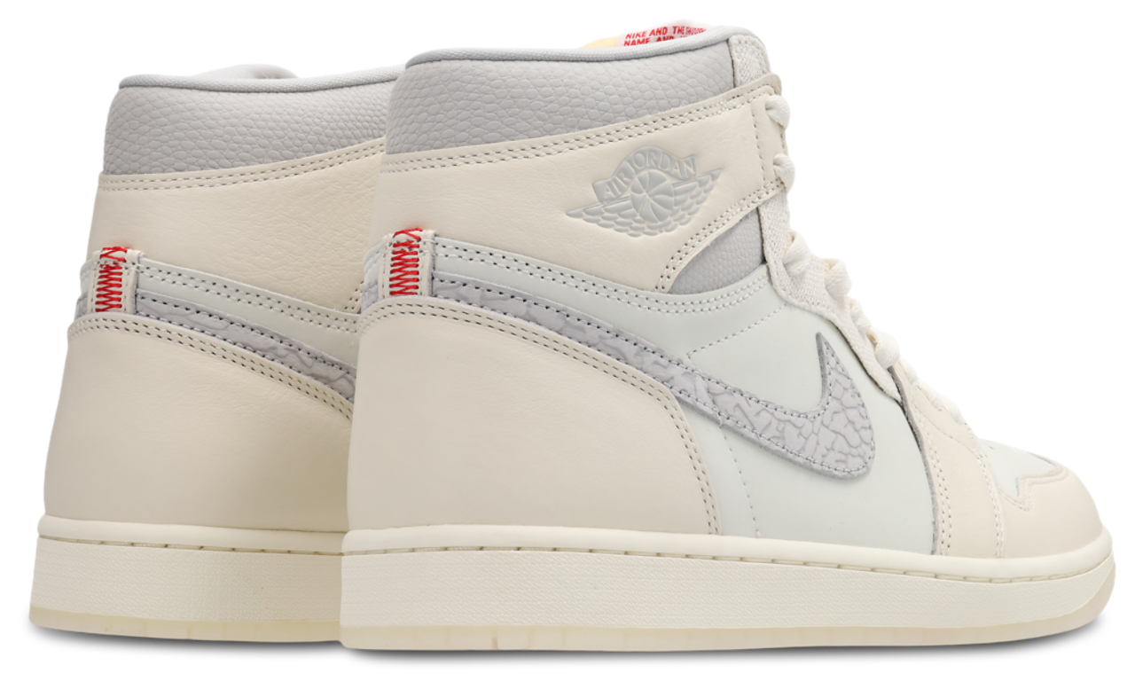 Jordan AJ 1 Retro High OG V3 Image 3 of 8. Tap to open photo gallery.