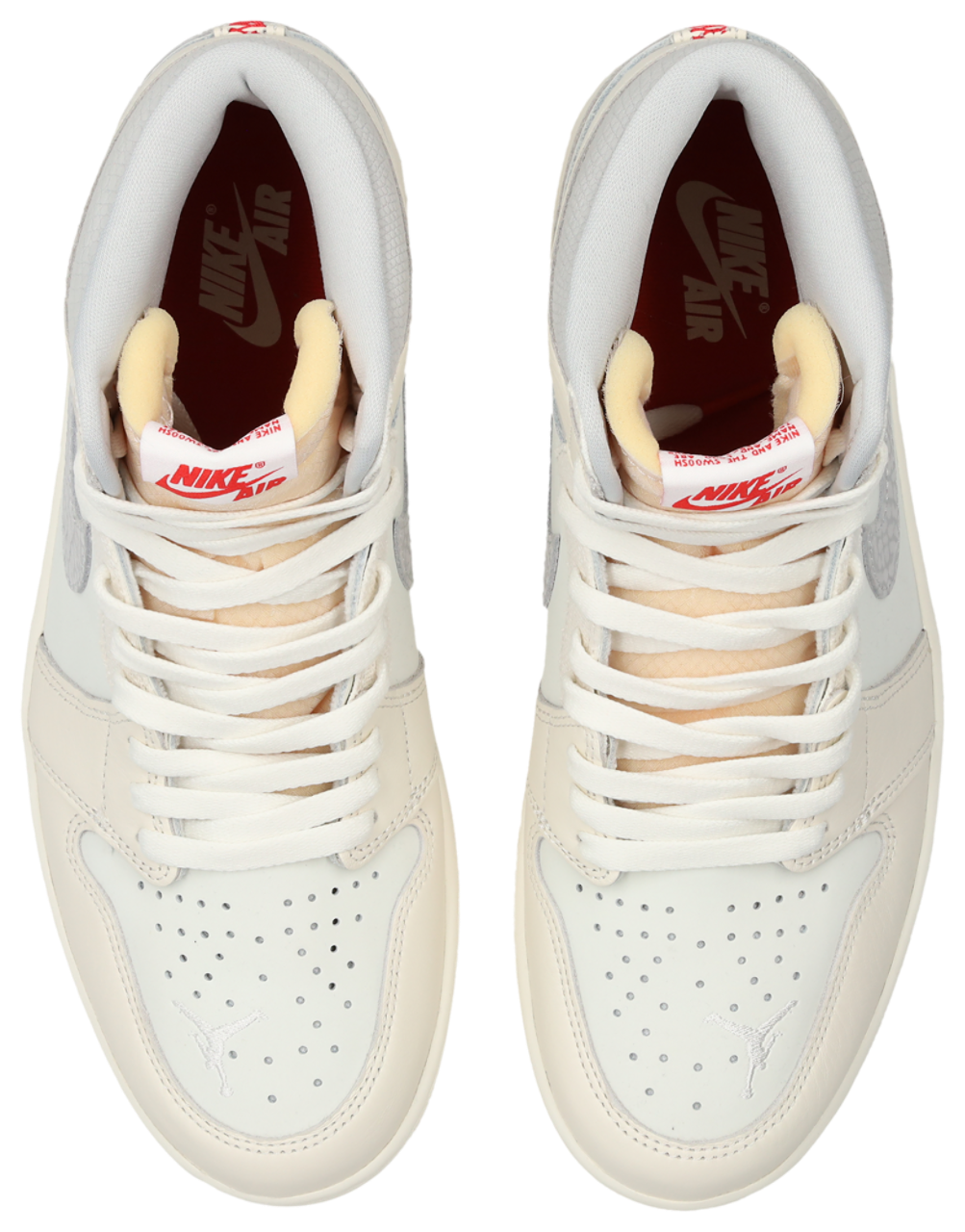 Jordan AJ 1 Retro High OG V3 Image 4 of 8. Tap to open photo gallery.
