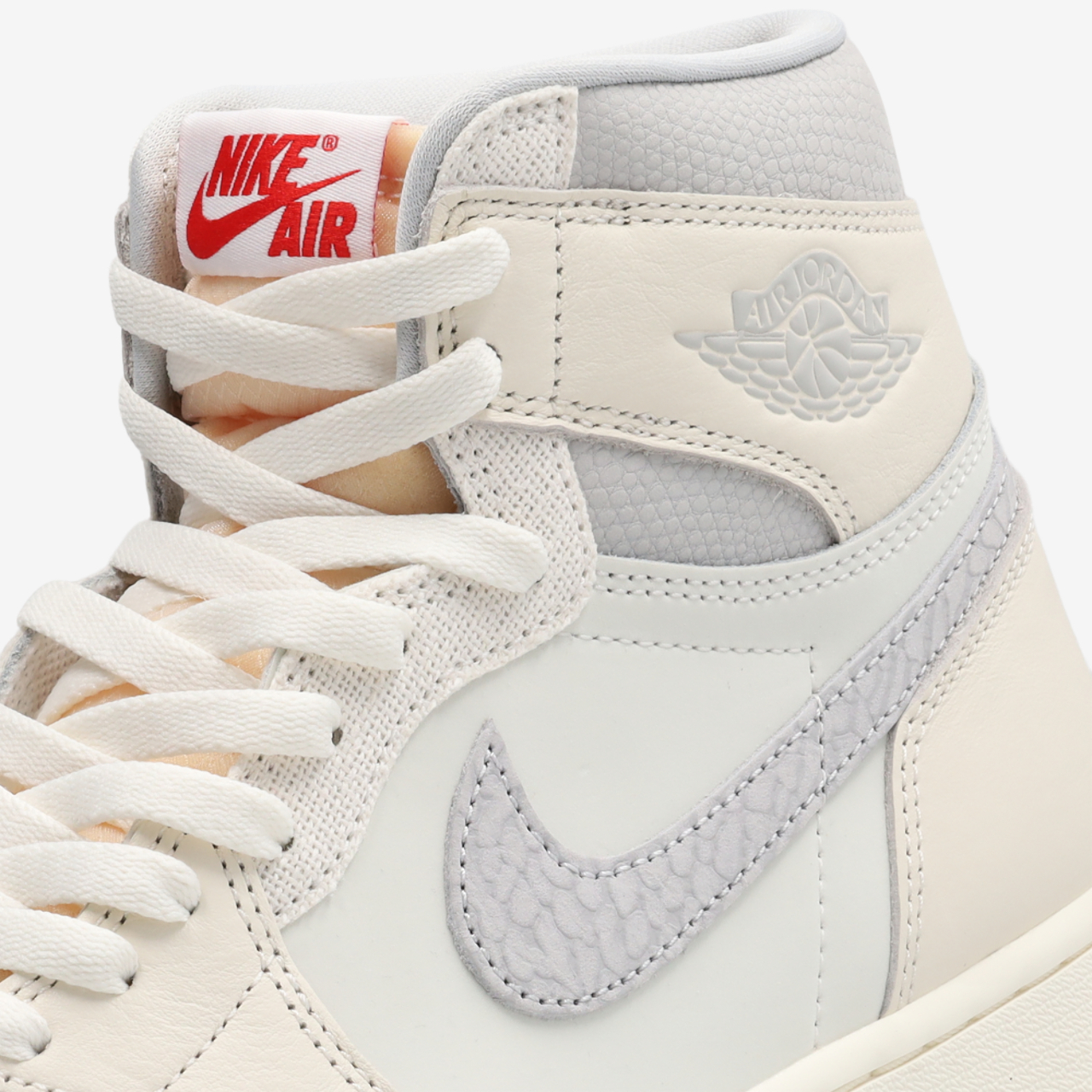 Jordan AJ 1 Retro High OG V3 Image 7 of 8. Tap to open photo gallery.