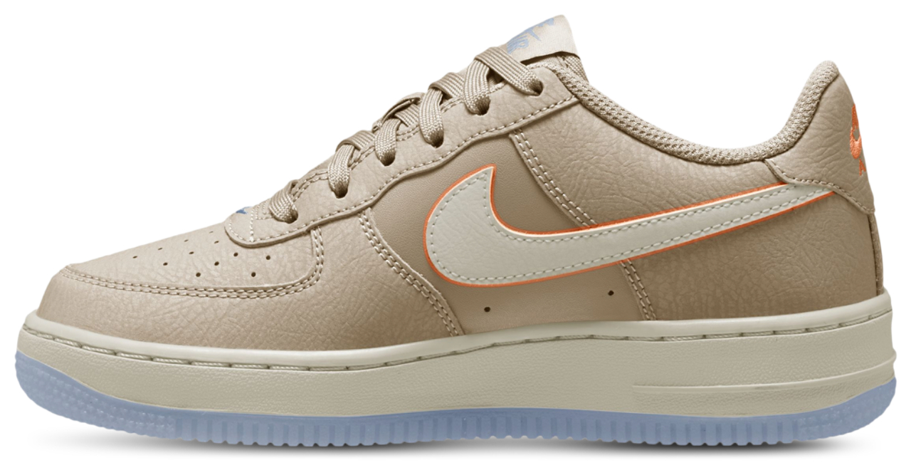 Nike Air Force 1 SE Image 2 of 4. Tap to open photo gallery.