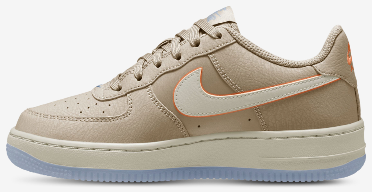 Nike Air Force 1 SE Image 2 of 4. Tap to open photo gallery.