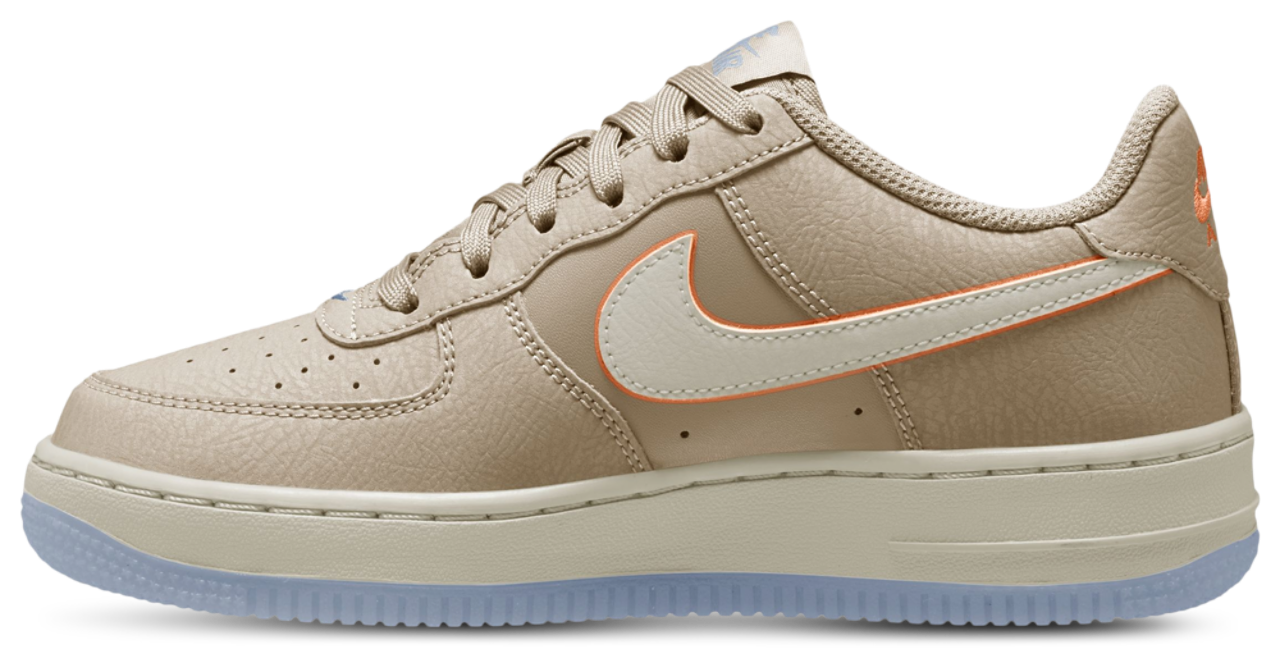 Nike Air Force 1 SE Image 2 of 4. Tap to open photo gallery.