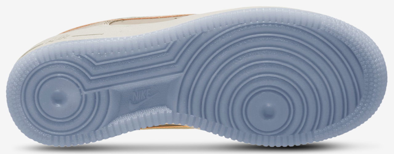 Nike Air Force 1 SE Image 4 of 4. Tap to open photo gallery.