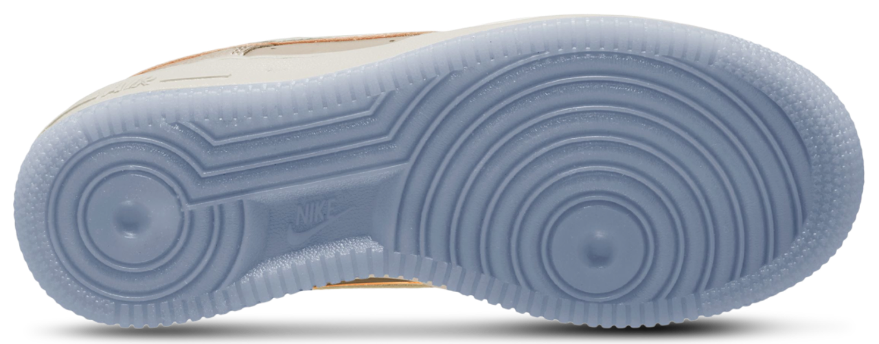 Nike Air Force 1 SE Image 4 of 4. Tap to open photo gallery.
