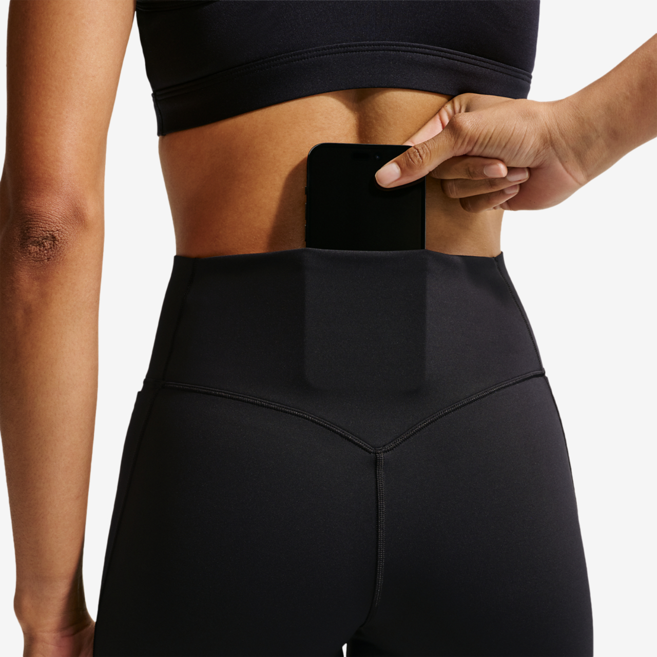 Nike Drifit Universal HR Pocket Tight Image 5 of 5. Tap to open photo gallery.