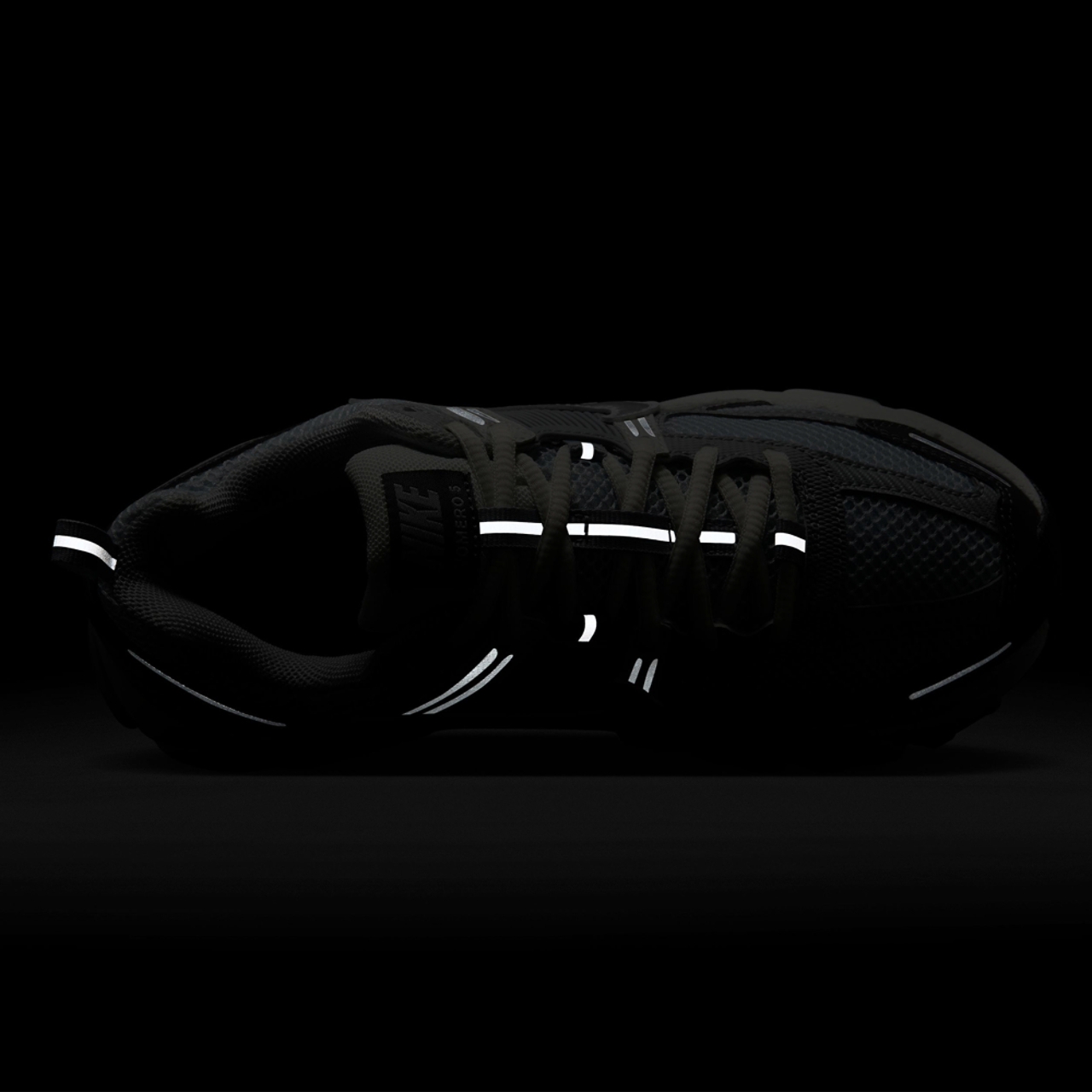Nike Vomero 5 Image 8 of 8. Tap to open photo gallery.