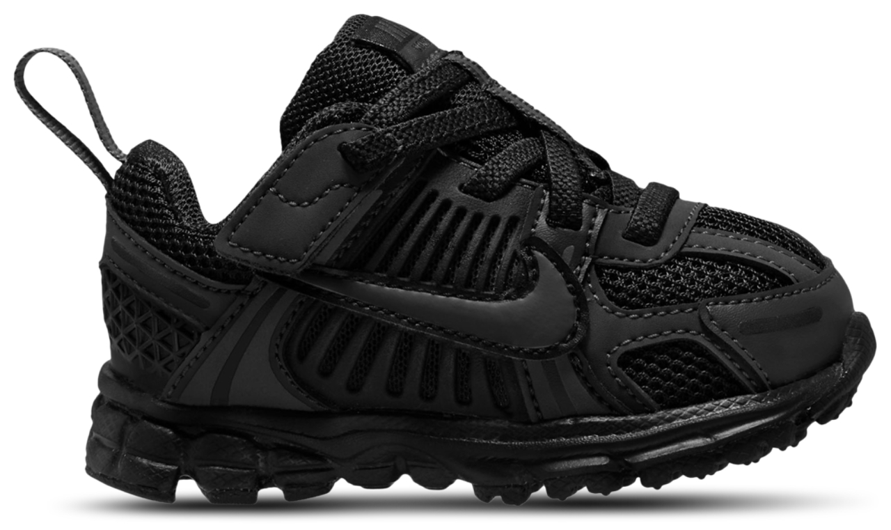 Nike Vomero 5 Image 1 of 4. Tap to open photo gallery.