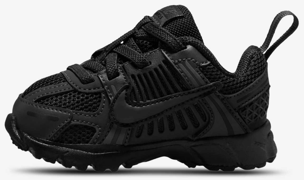 Nike Vomero 5 Image 2 of 4. Tap to open photo gallery.