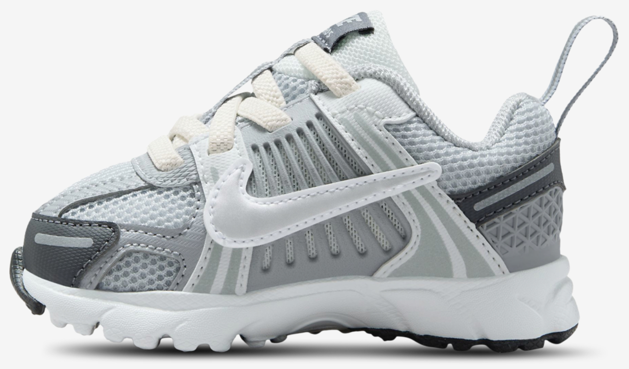 Nike Vomero 5 Image 2 of 8. Tap to open photo gallery.
