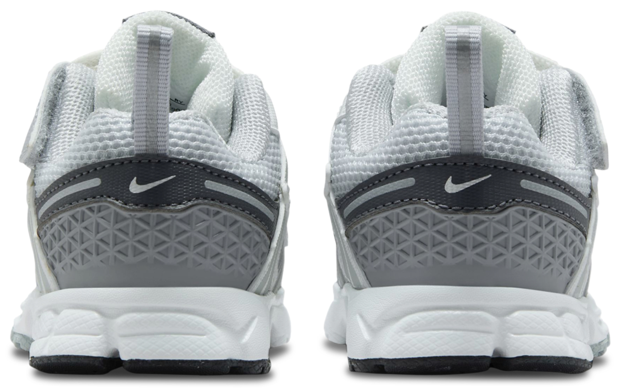 Nike Vomero 5 Image 3 of 8. Tap to open photo gallery.