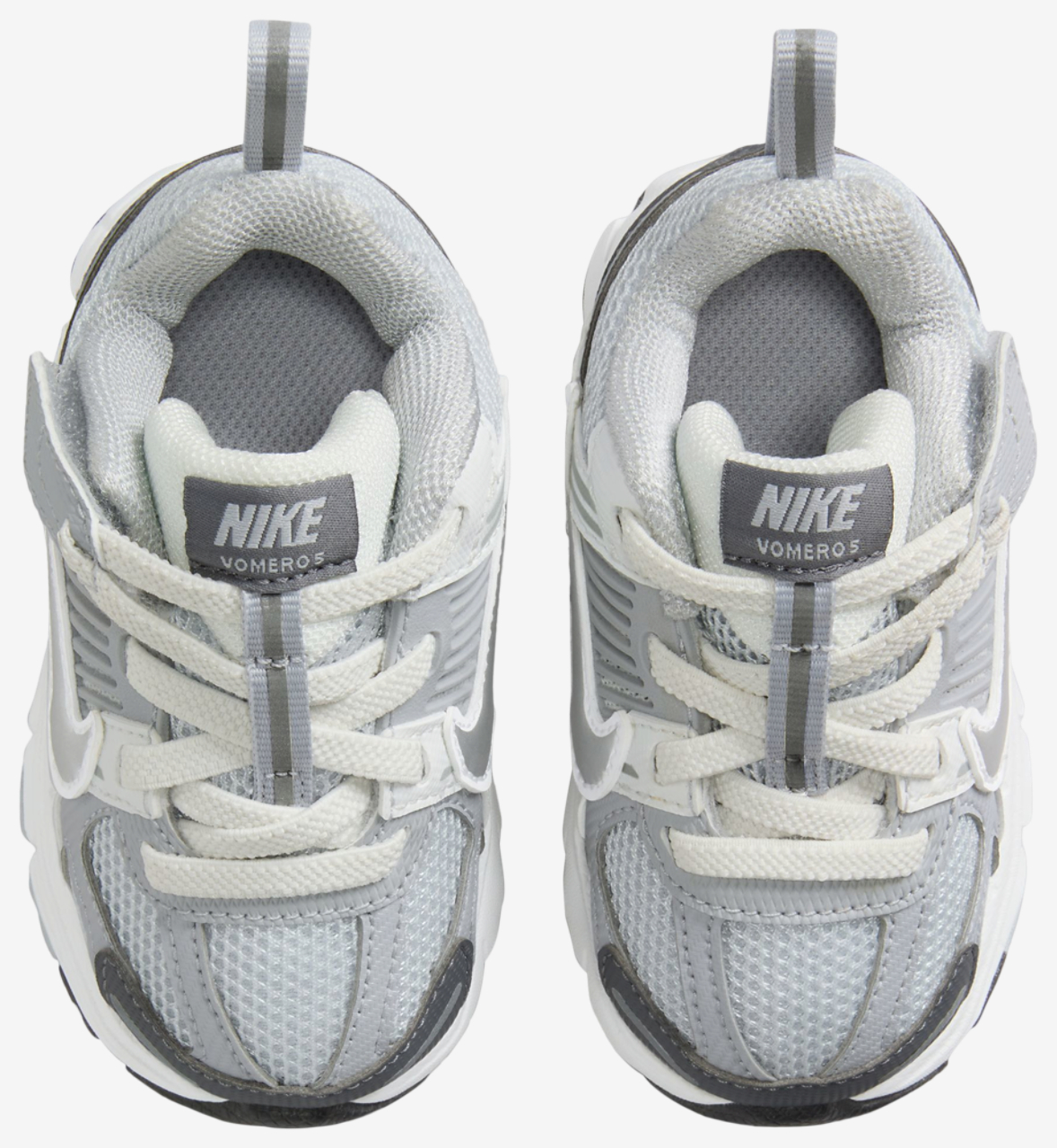 Nike Vomero 5 Image 4 of 8. Tap to open photo gallery.