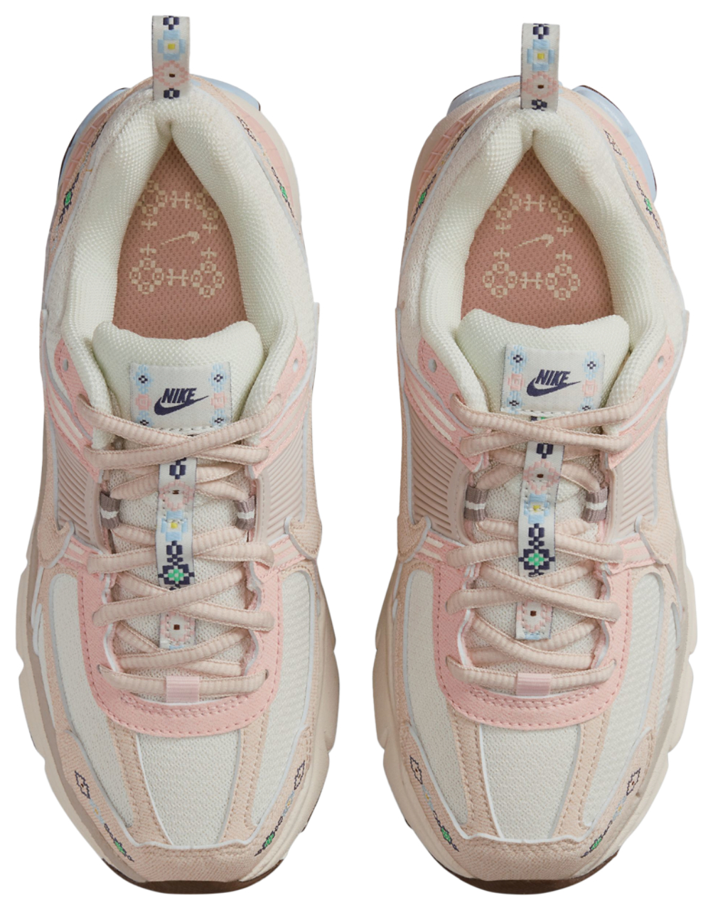 Nike Vomero 5 Image 4 of 6. Tap to open photo gallery.
