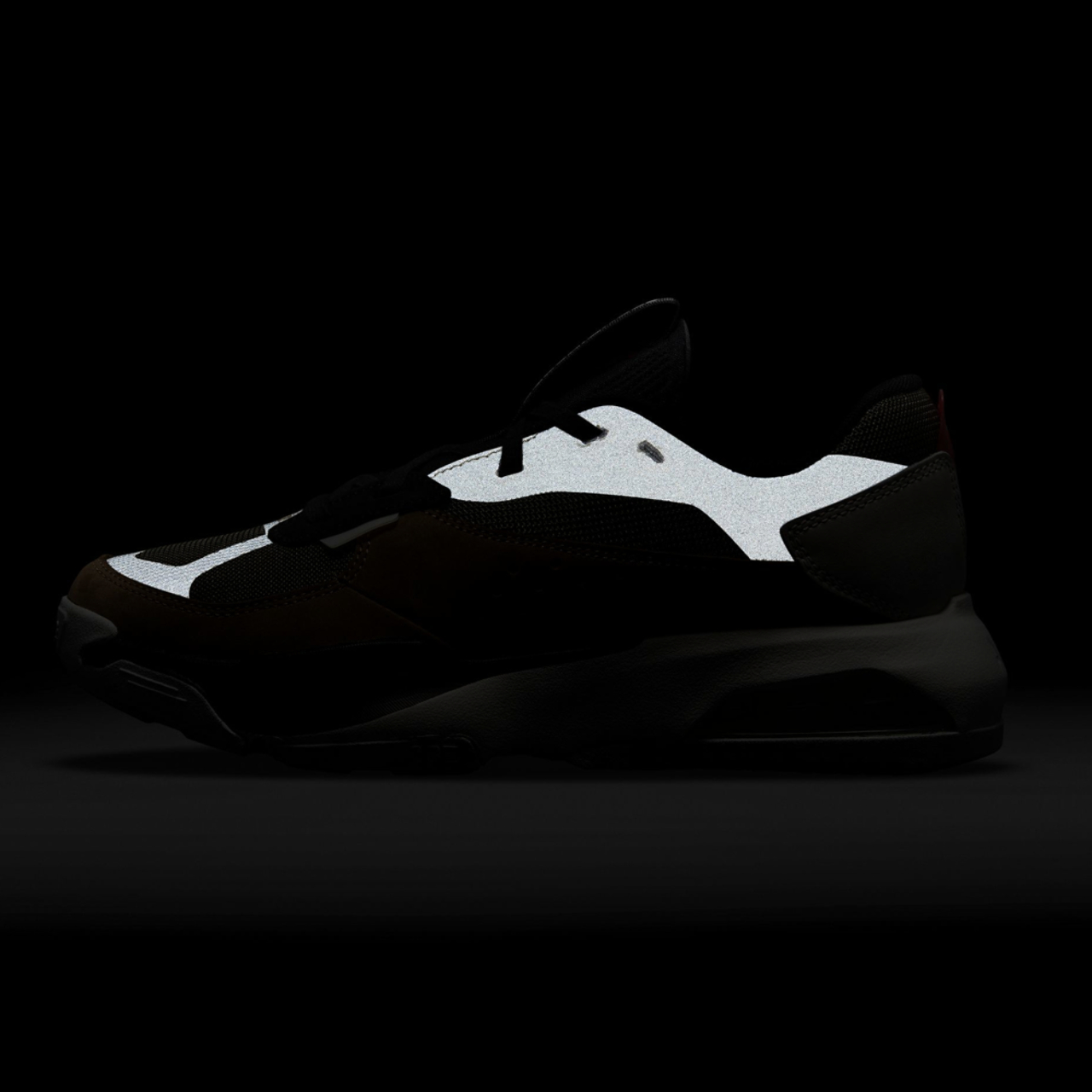 Jordan Air 200E Image 6 of 9. Tap to open photo gallery.