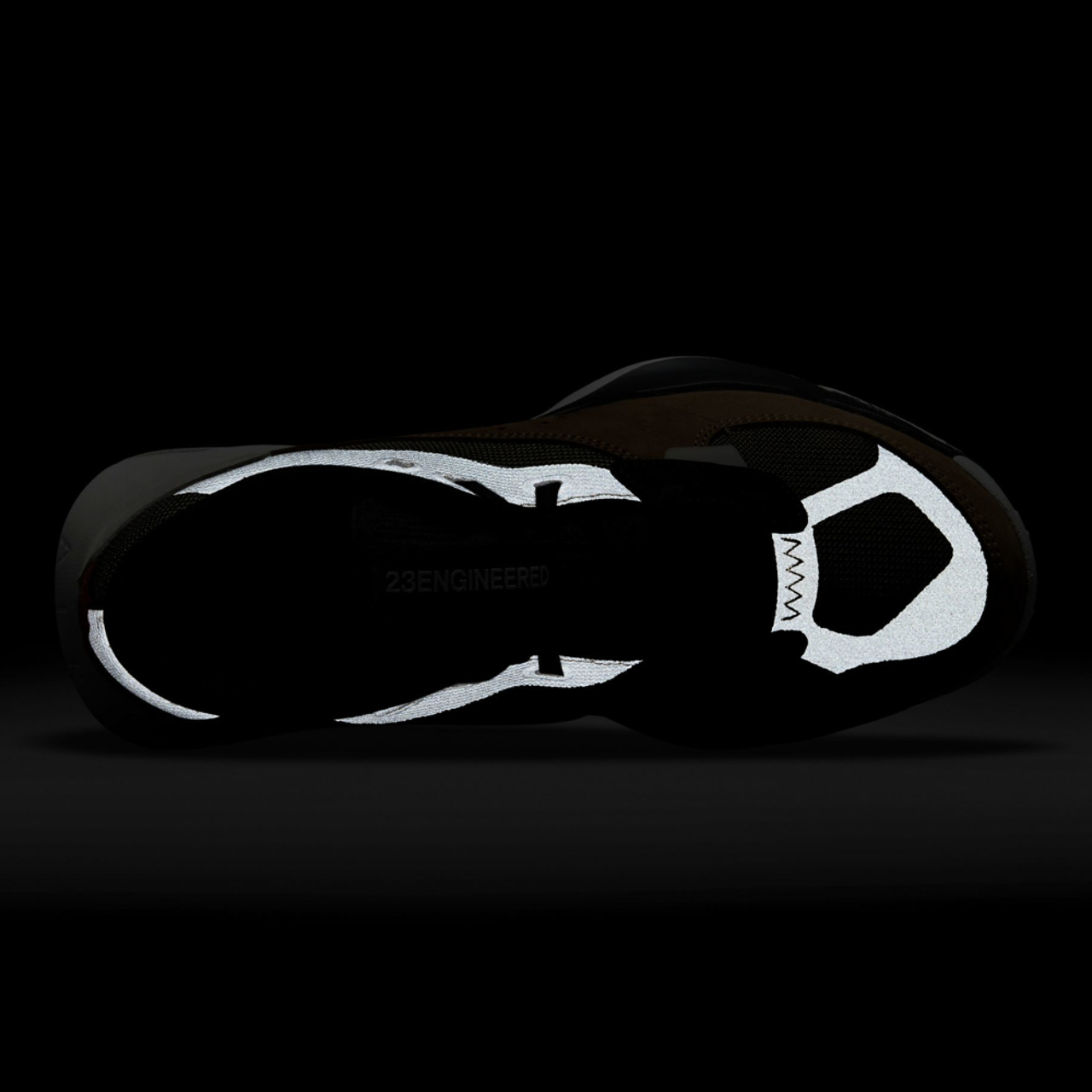 Jordan Air 200E Image 7 of 9. Tap to open photo gallery.