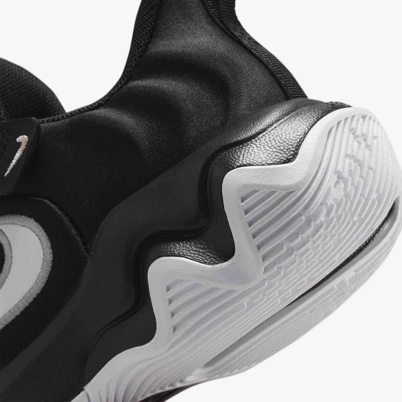 Nike Giannis Immortality 4 Image 8 of 8. Tap to open photo gallery.