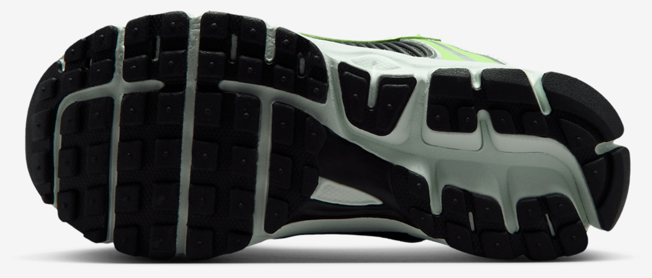 Nike Vomero 5 Image 5 of 8. Tap to open photo gallery.
