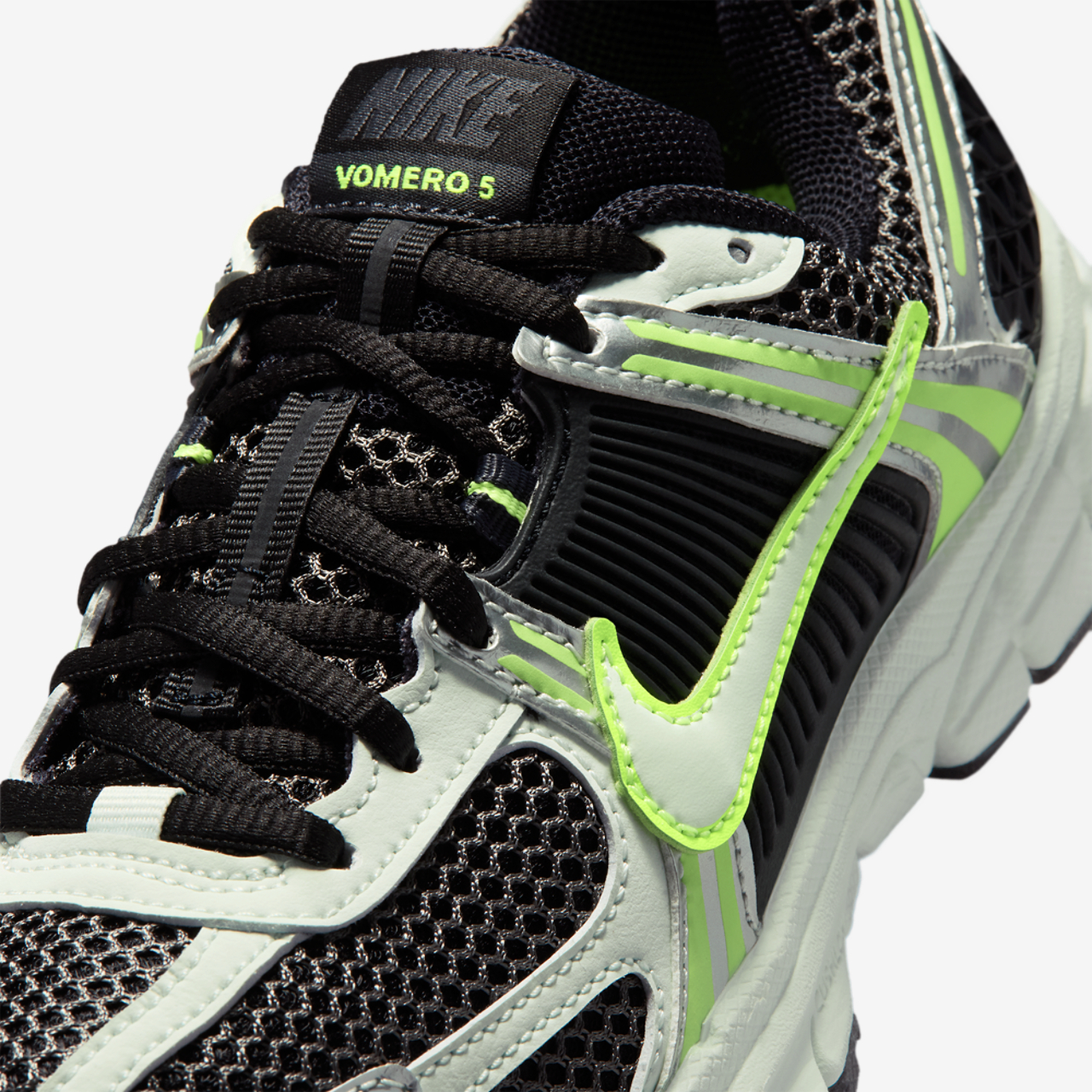Nike Vomero 5 Image 7 of 8. Tap to open photo gallery.