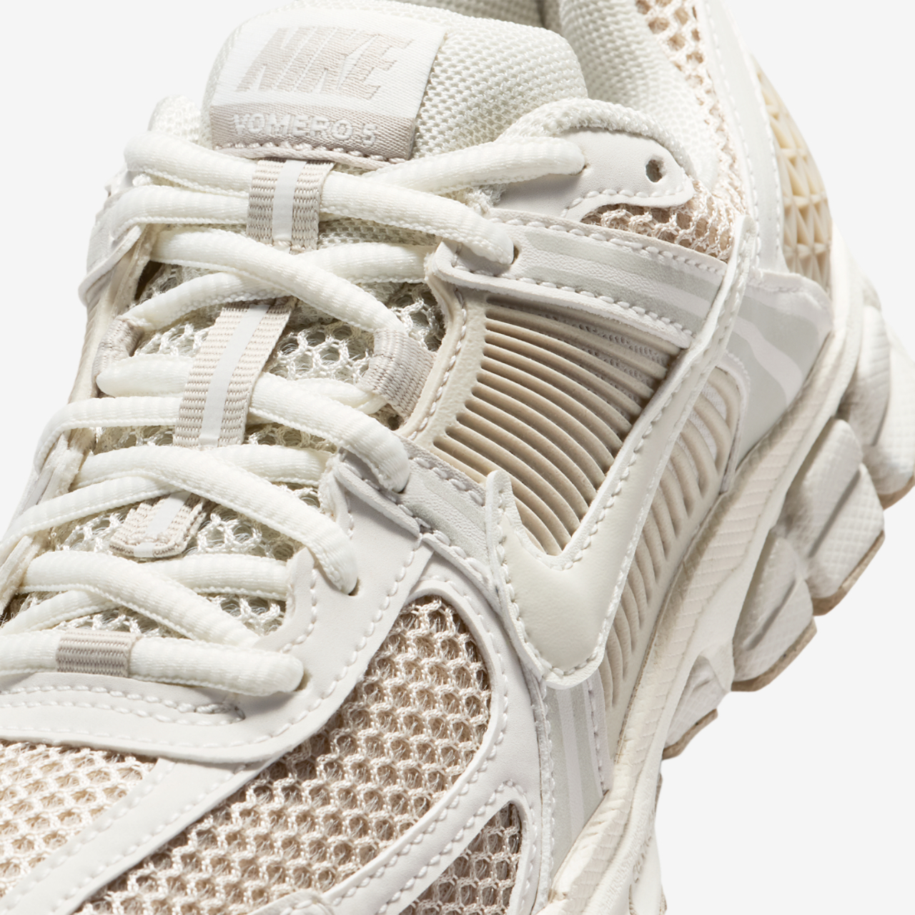 Nike Vomero 5 Image 7 of 8. Tap to open photo gallery.