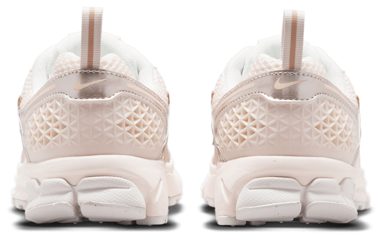 Nike Vomero 5 Image 3 of 5. Tap to open photo gallery.