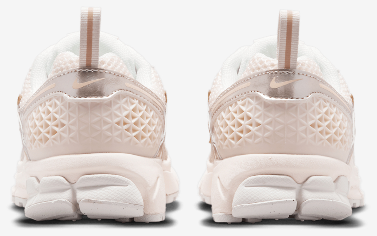 Nike Vomero 5 Image 3 of 5. Tap to open photo gallery.