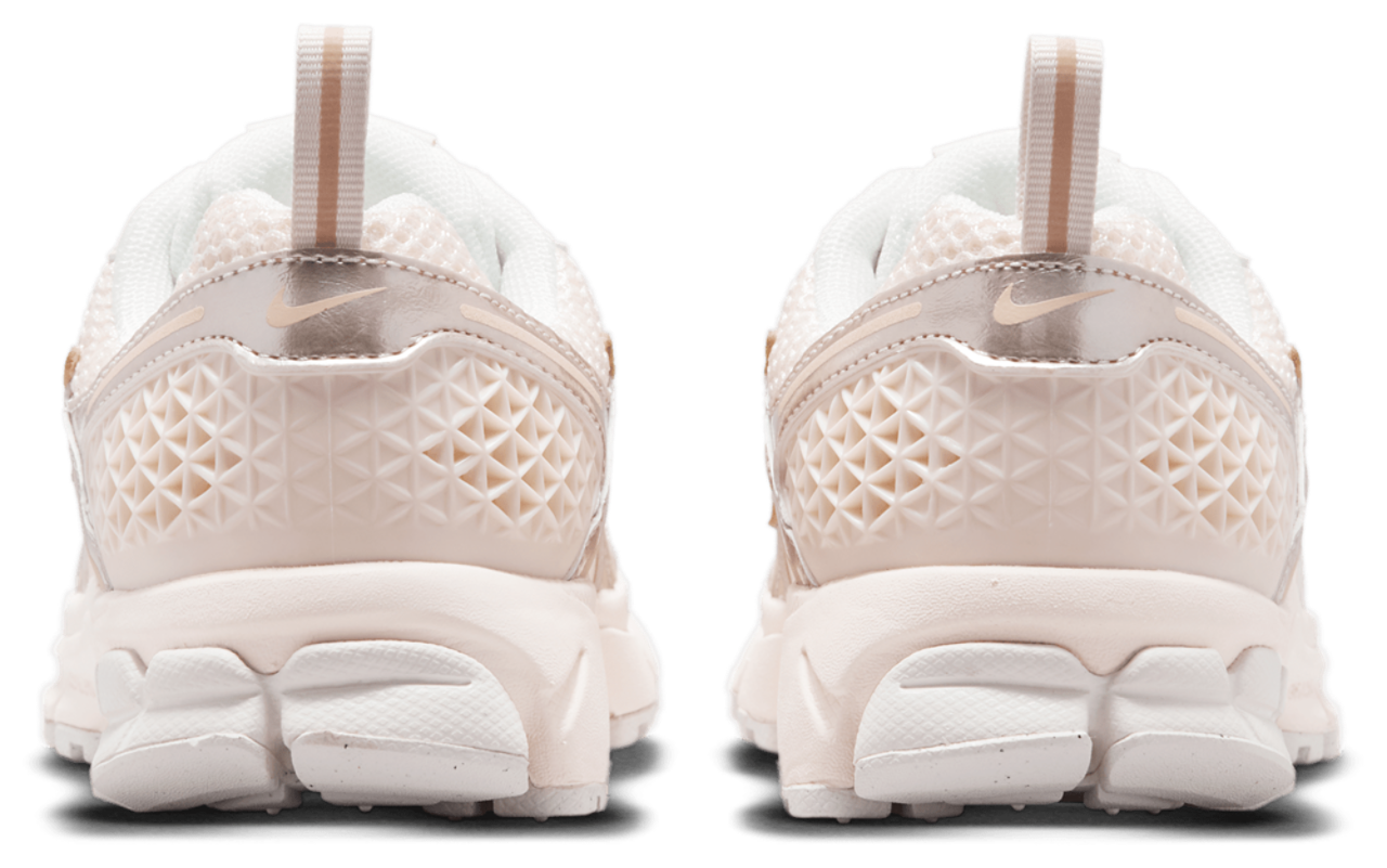 Nike Vomero 5 Image 3 of 5. Tap to open photo gallery.