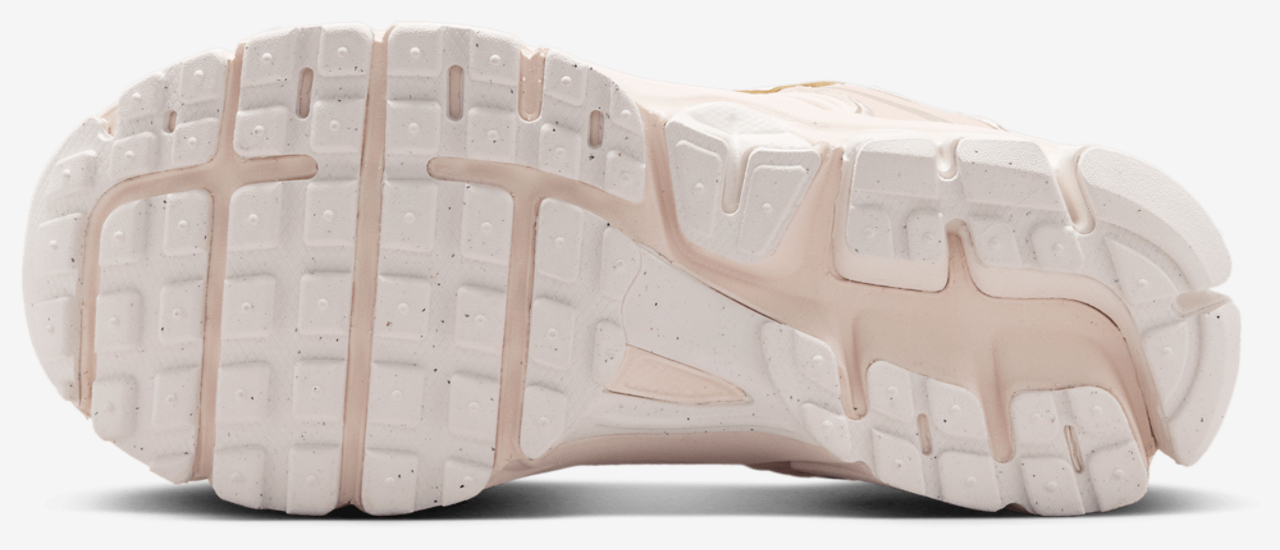 Nike Vomero 5 Image 5 of 5. Tap to open photo gallery.