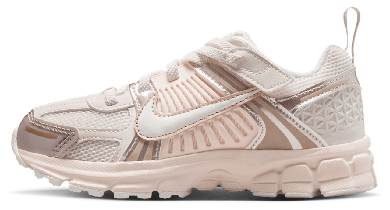 Nike Vomero 5 Image 2 of 5. Tap to open photo gallery.