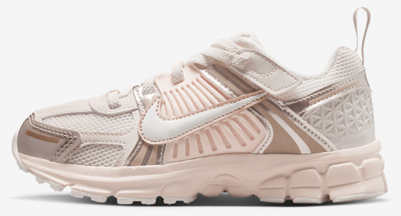 Nike Vomero 5 Image 2 of 5. Tap to open photo gallery.