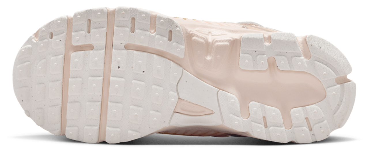 Nike Vomero 5 Image 5 of 5. Tap to open photo gallery.