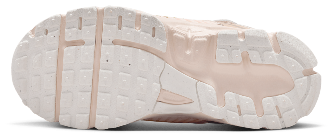Nike Vomero 5 Image 5 of 5. Tap to open photo gallery.