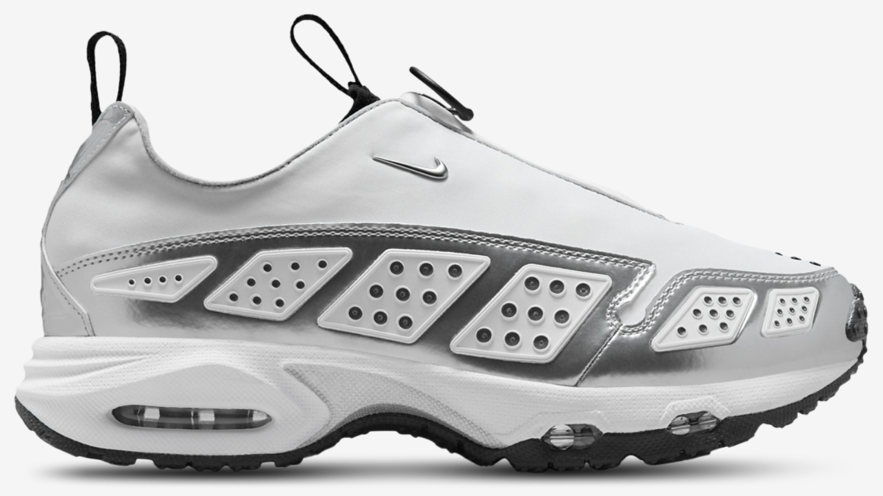 Nike Air Max Sunder SE Image 1 of 5. Tap to open photo gallery.