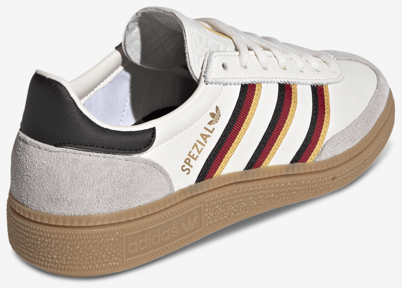 adidas Originals Handball Spezial Image 3 of 5. Tap to open photo gallery.