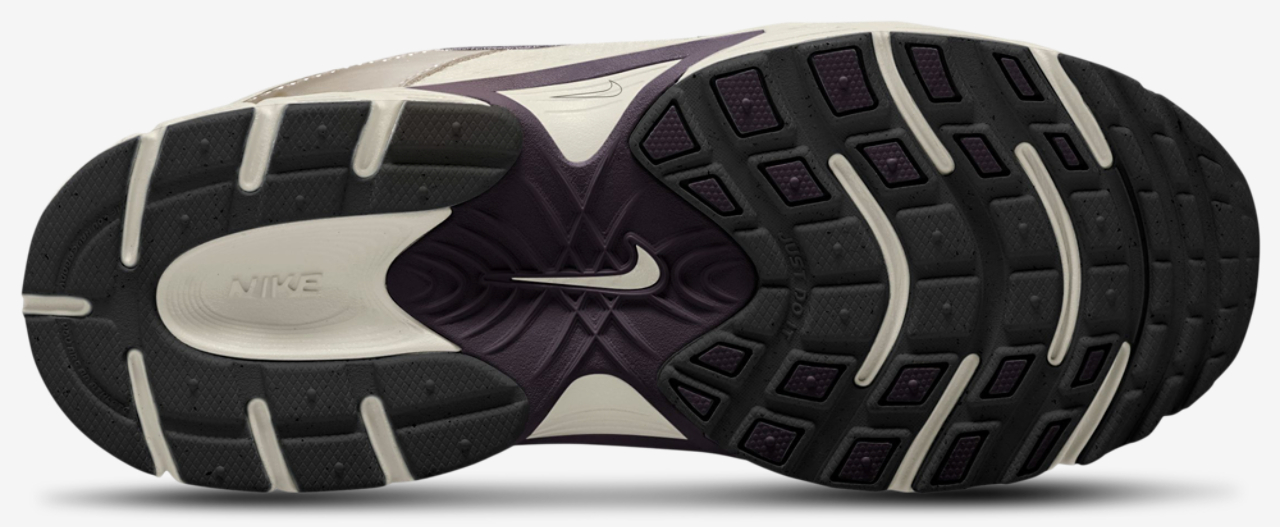 Nike V5 RNR Image 4 of 4. Tap to open photo gallery.