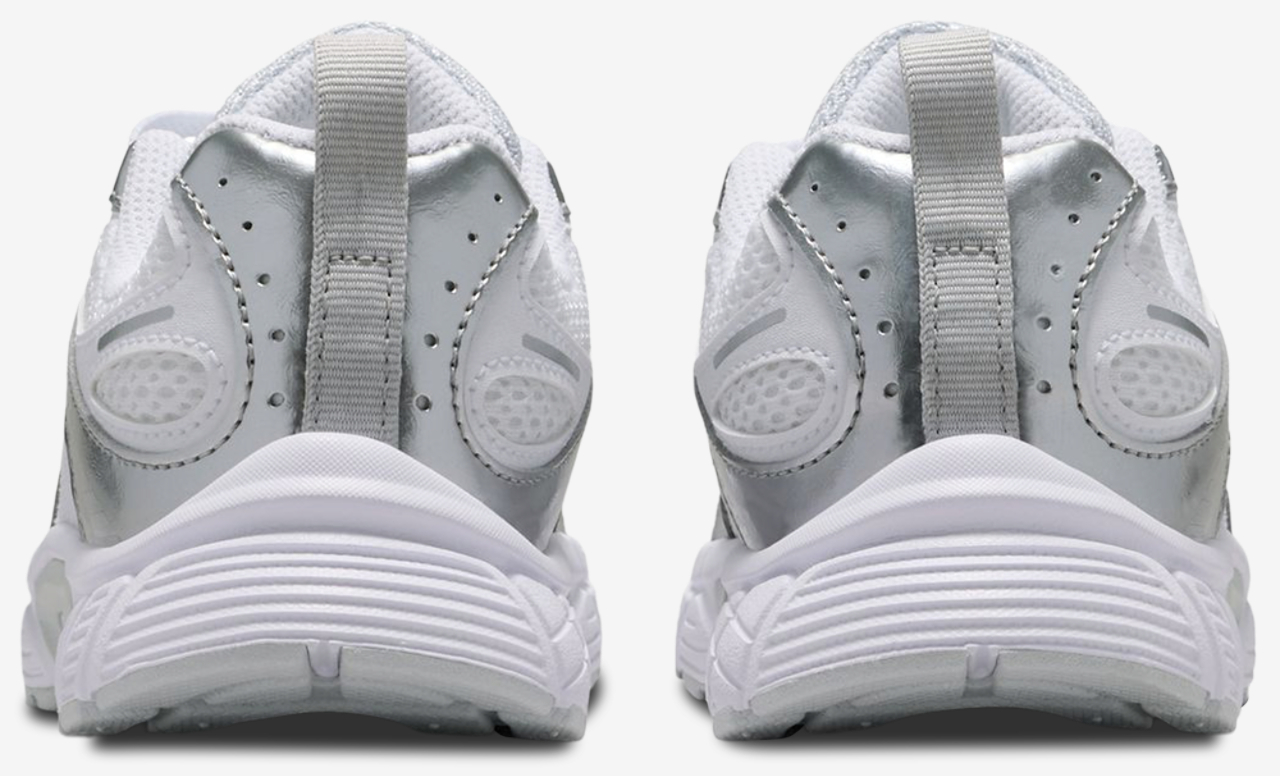 Nike V5 RNR Image 3 of 5. Tap to open photo gallery.