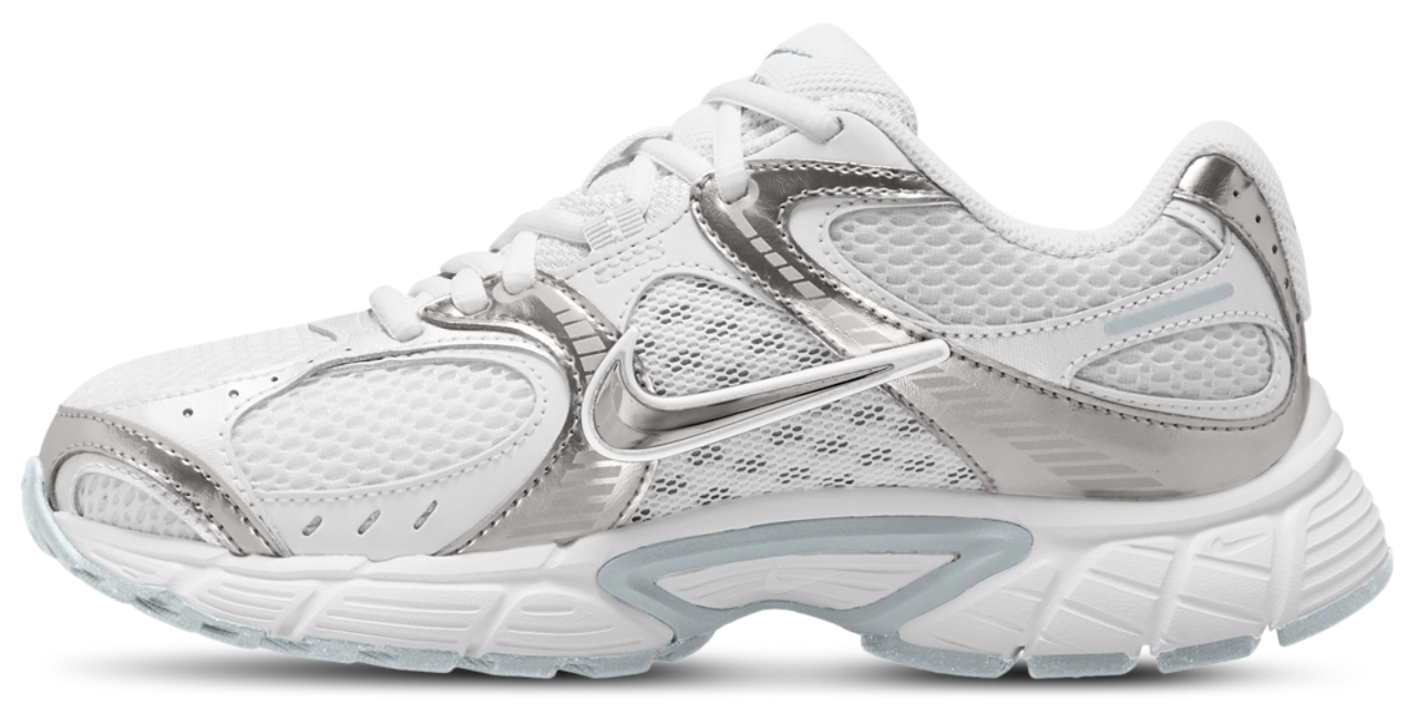 Nike V5 RNR Image 2 of 4. Tap to open photo gallery.