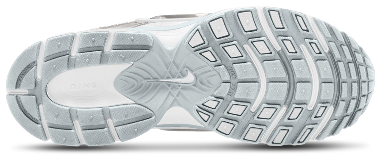 Nike V5 RNR Image 4 of 4. Tap to open photo gallery.