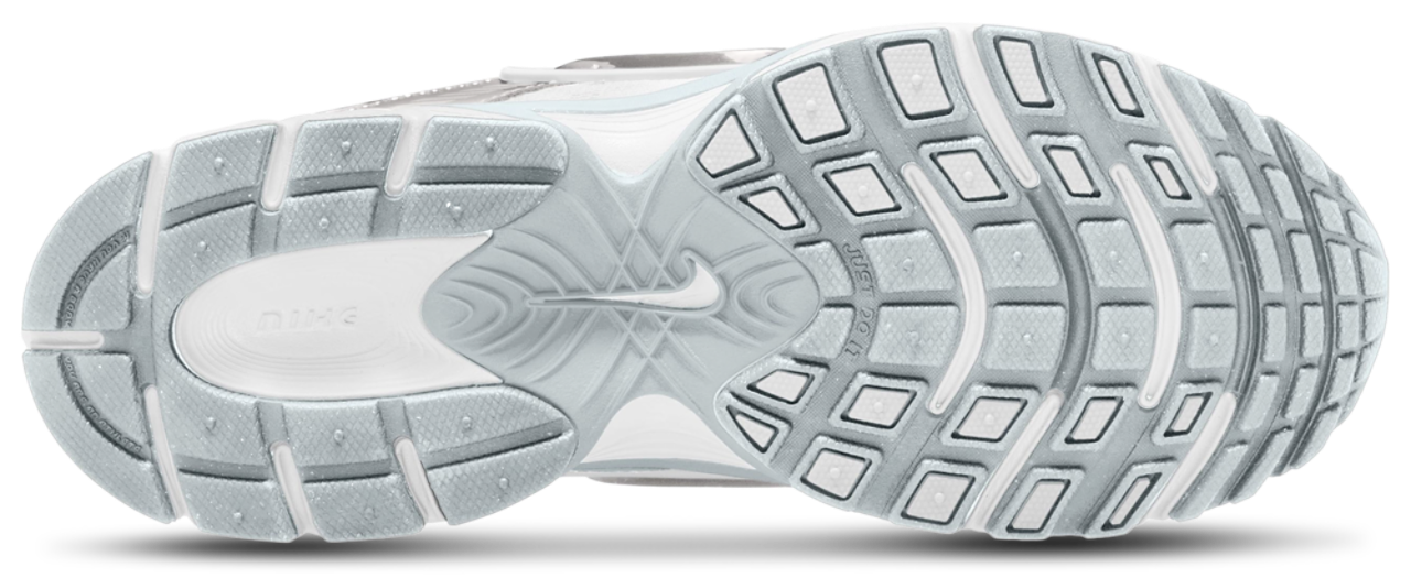Nike V5 RNR Image 4 of 4. Tap to open photo gallery.
