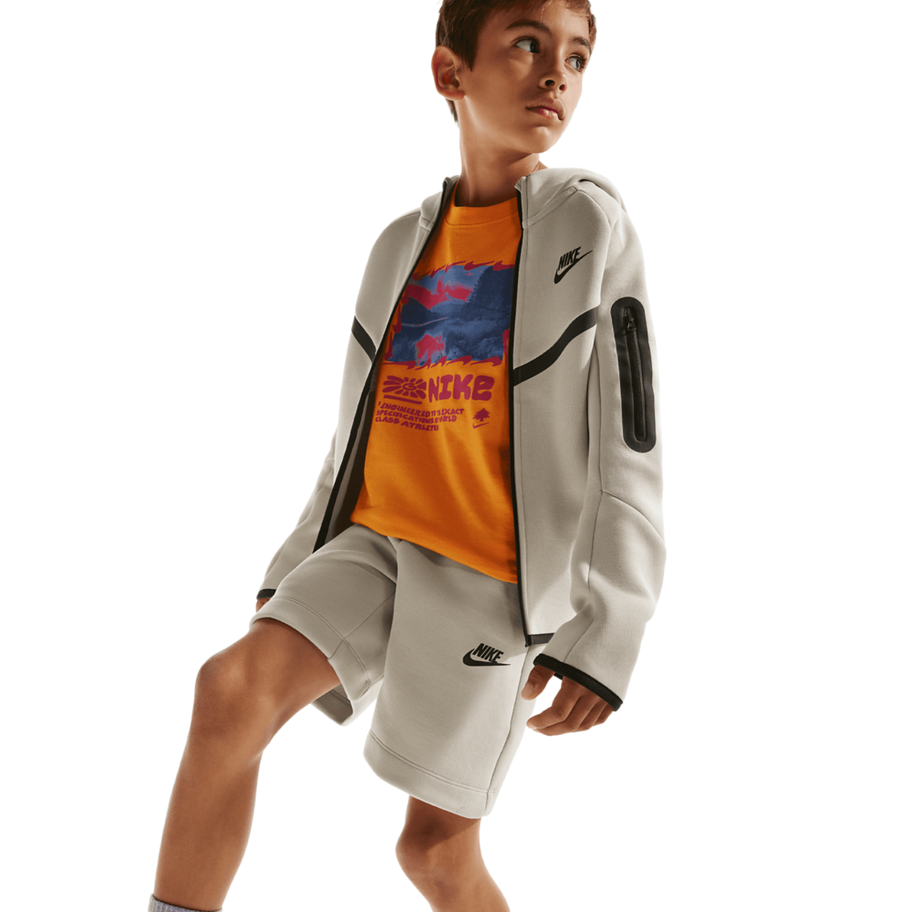 Nike NSW Tech Fleece Shorts Image 3 of 5. Tap to open photo gallery.