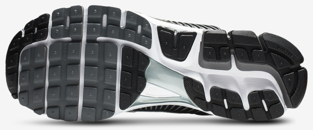 Nike Vomero 5 Image 5 of 8. Tap to open photo gallery.