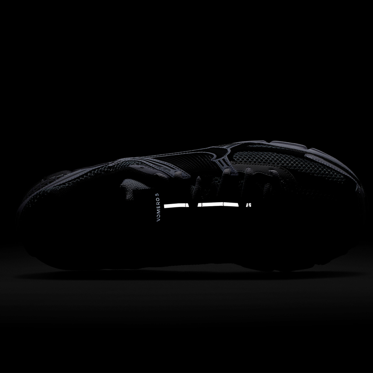 Nike Vomero 5 Image 8 of 8. Tap to open photo gallery.
