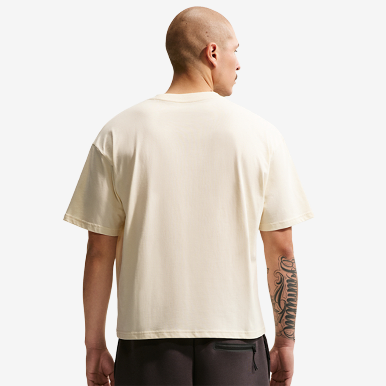 Nike NSW Boxy Essntial Loose Tee Image 2 of 7. Tap to open photo gallery.
