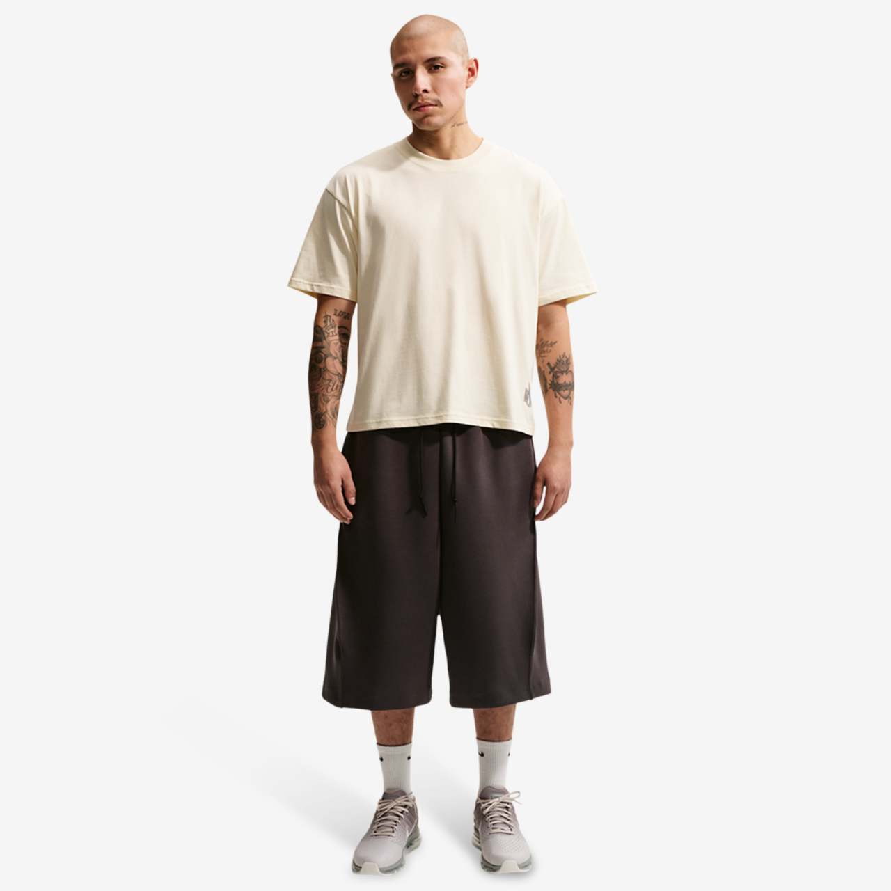 Nike NSW Boxy Essntial Loose Tee Image 6 of 7. Tap to open photo gallery.