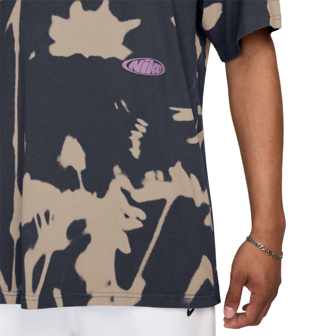 Nike NSW Floral Loose edition T-Shirt Image 3 of 3. Tap to open photo gallery.
