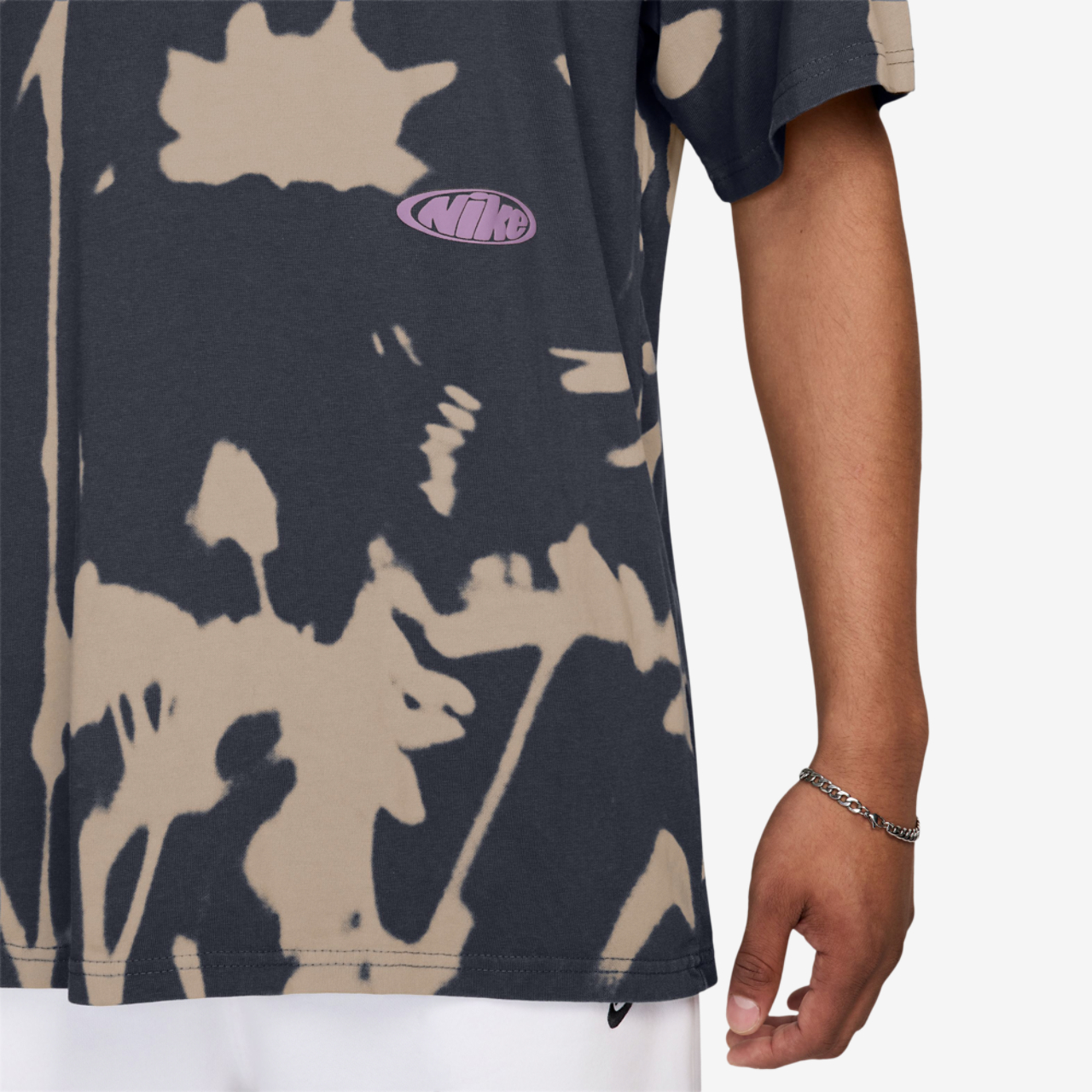 Nike NSW Floral Loose edition T-Shirt Image 3 of 3. Tap to open photo gallery.