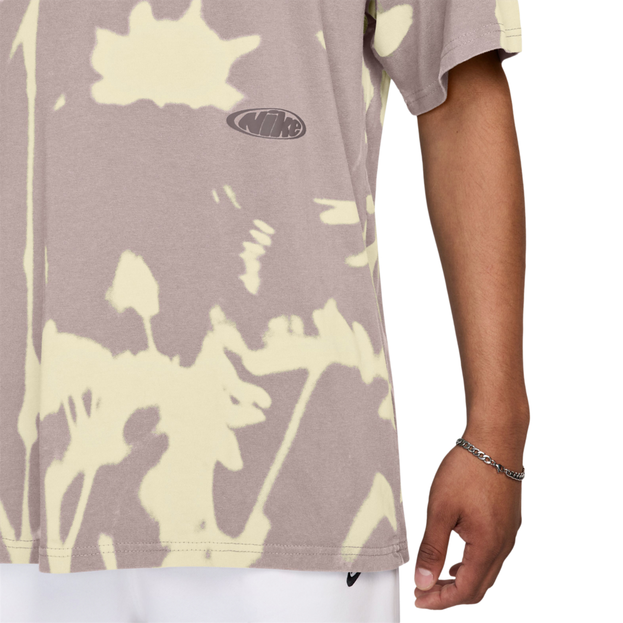 Nike NSW Floral Loose edition T-Shirt Image 3 of 3. Tap to open photo gallery.