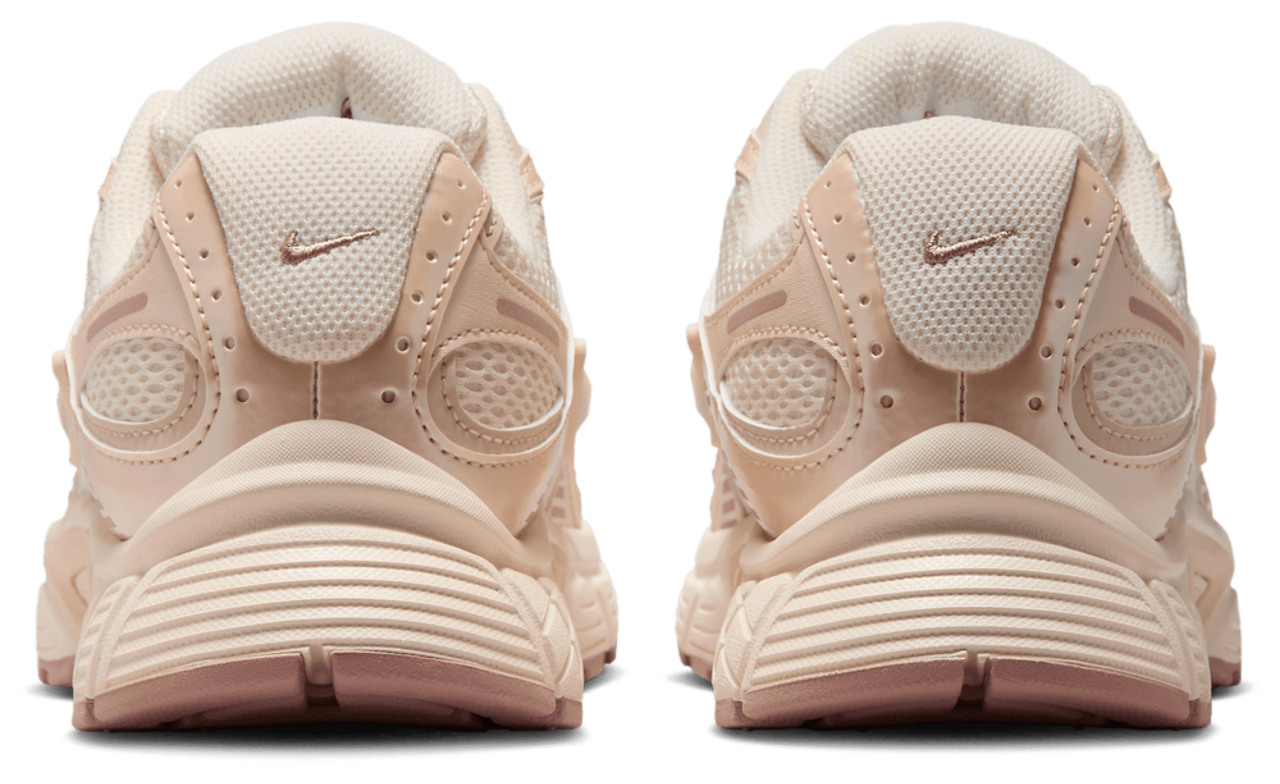 Nike V5 RNR Image 3 of 8. Tap to open photo gallery.